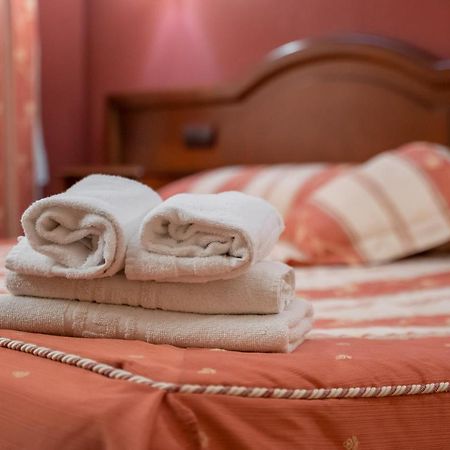 Hotel Puerta De Javalambre La Puebla De Valverde Kültér fotó