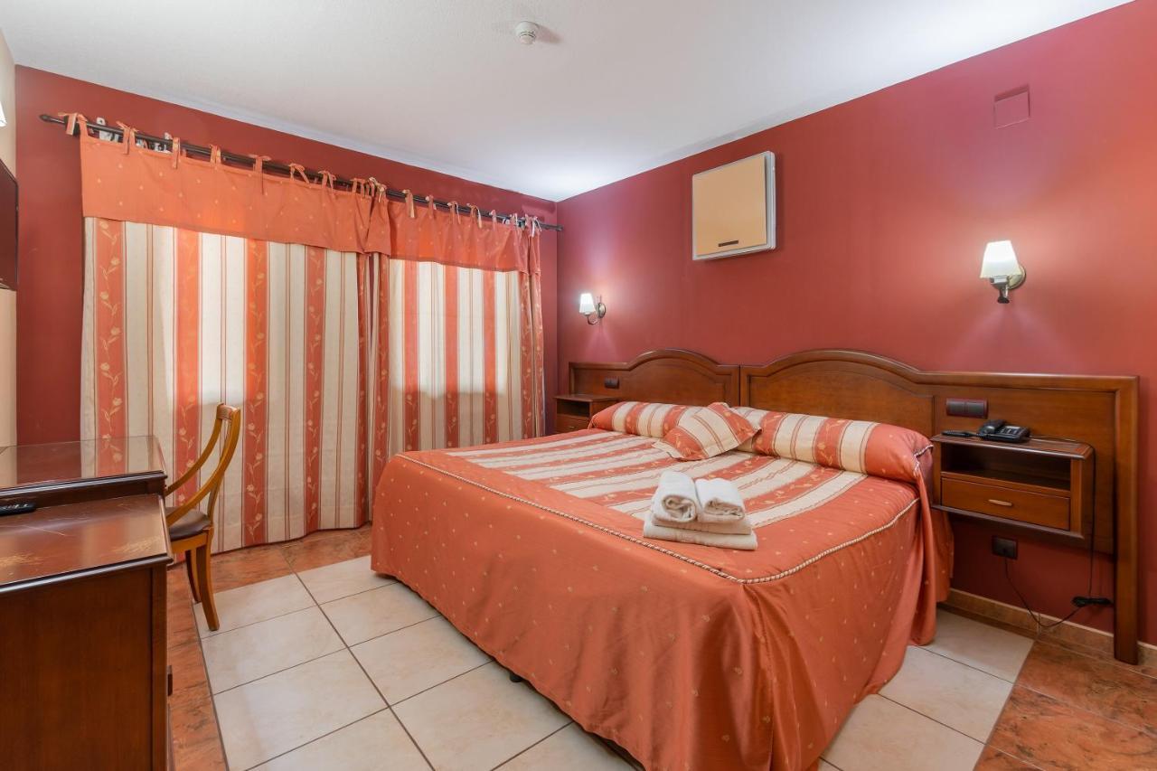 Hotel Puerta De Javalambre La Puebla De Valverde Kültér fotó