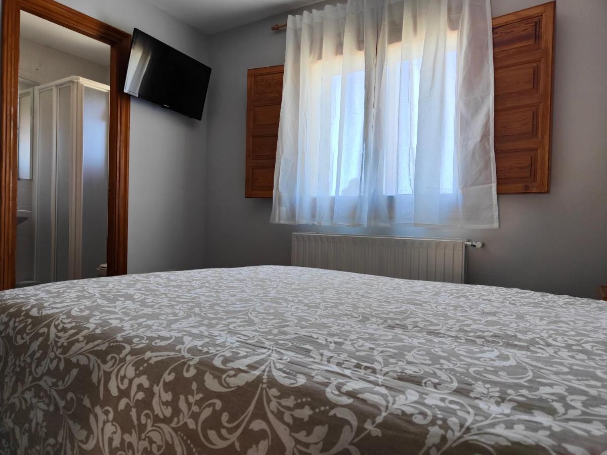 Hotel Puerta De Javalambre La Puebla De Valverde Kültér fotó