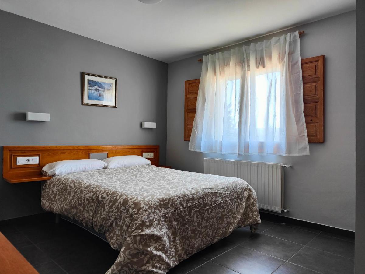 Hotel Puerta De Javalambre La Puebla De Valverde Kültér fotó