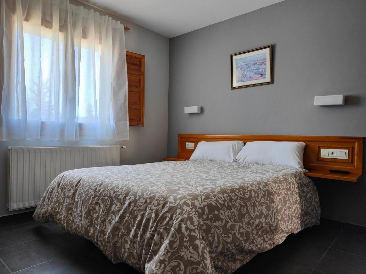 Hotel Puerta De Javalambre La Puebla De Valverde Kültér fotó