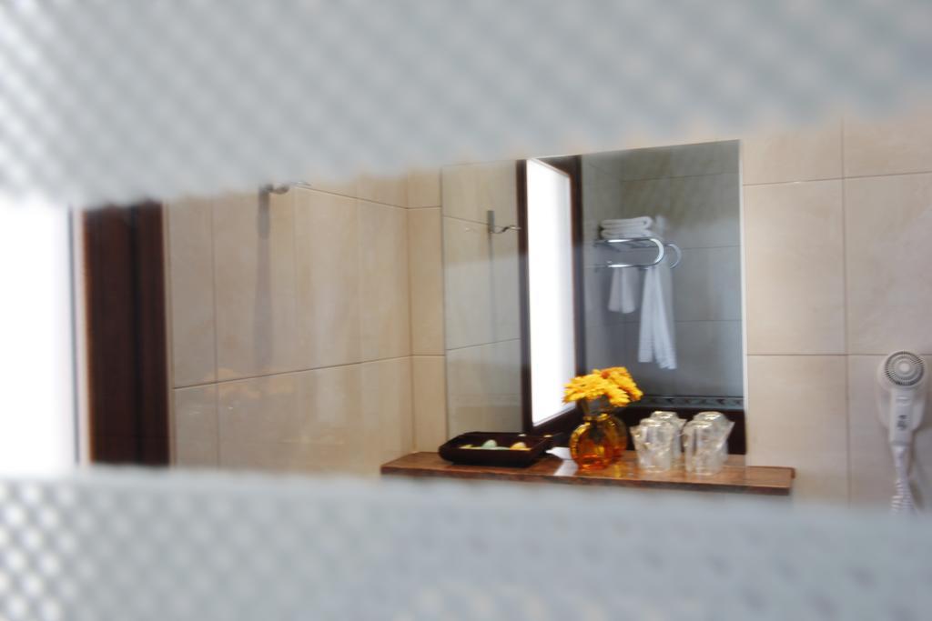 Hotel Puerta De Javalambre La Puebla De Valverde Kültér fotó