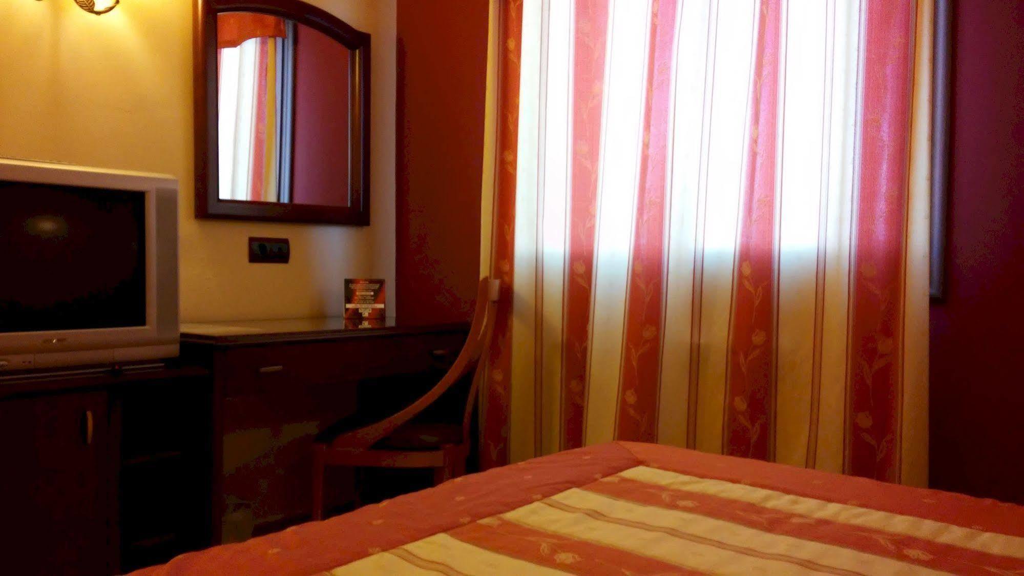 Hotel Puerta De Javalambre La Puebla De Valverde Kültér fotó
