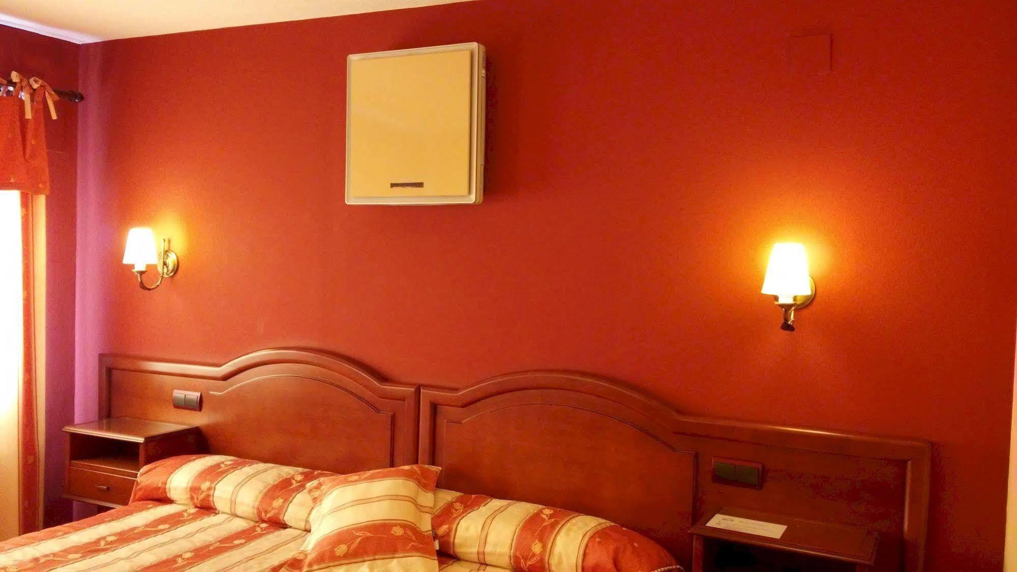Hotel Puerta De Javalambre La Puebla De Valverde Kültér fotó