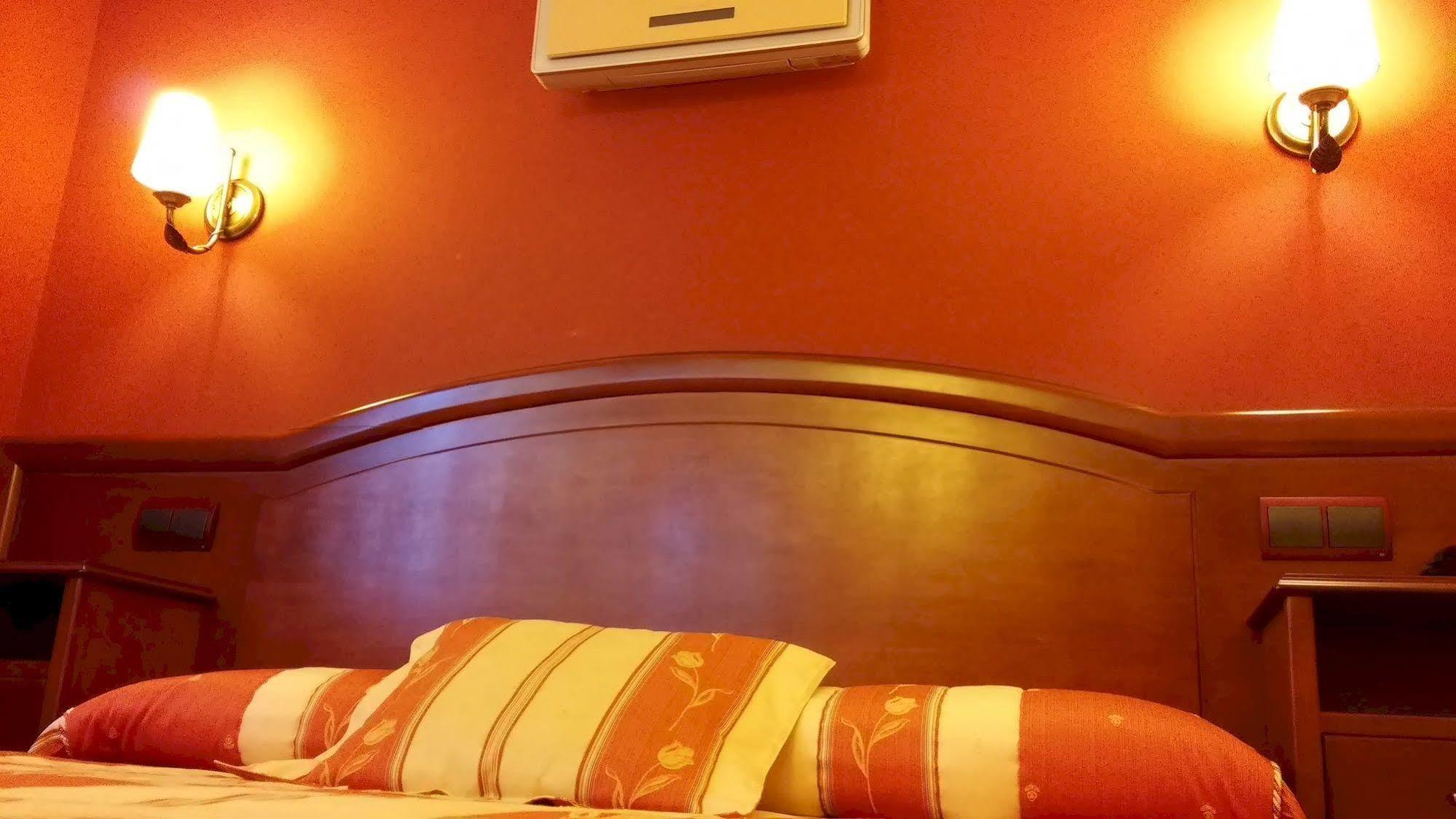 Hotel Puerta De Javalambre La Puebla De Valverde Kültér fotó
